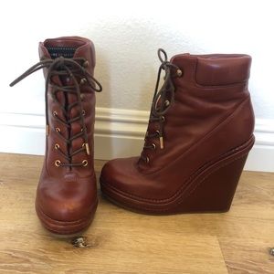 Marc Jacobs Mocasso Wedge Boot in Burgundy